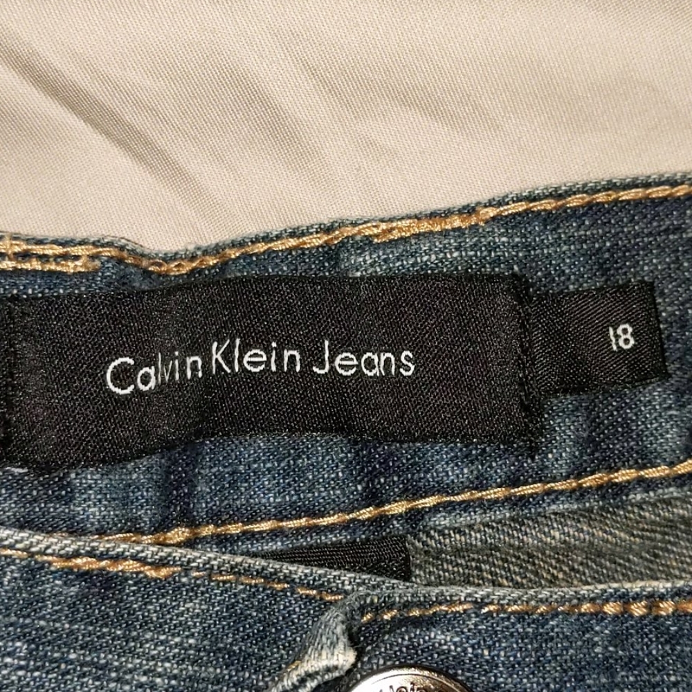 Boys Calvin Klein Denim Shorts Size 18 - Picture 2 of 6